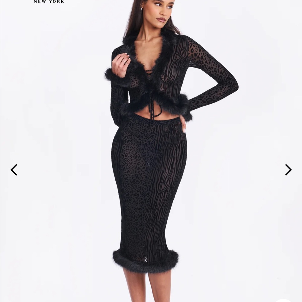 Miss Circle Hali Black Animal Print Set